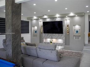 295 NE 150th St, Miami FL 33161