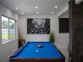 295 NE 150th St, Miami FL 33161