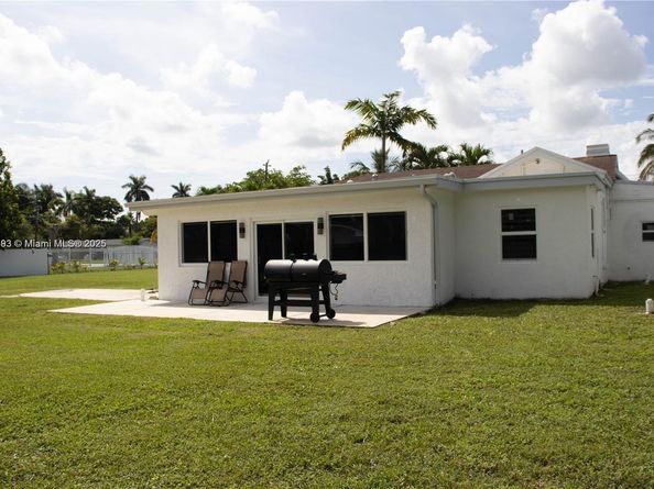 295 NE 150th St, Miami FL 33161