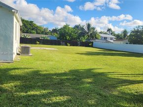 295 NE 150th St, Miami FL 33161