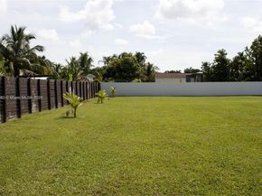 295 NE 150th St, Miami FL 33161