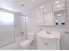 421 NE 14th Ave 203, Hallandale Beach FL 33009