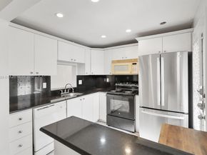 421 NE 14th Ave 203, Hallandale Beach FL 33009