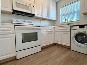 7621 SW 55th Ave 21A, Miami FL 33143
