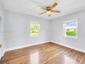 7621 SW 55th Ave 21A, Miami FL 33143