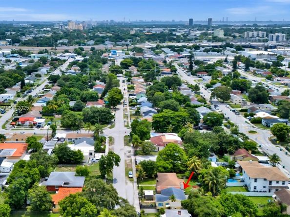 1042 NW 76th St, Miami FL 33150