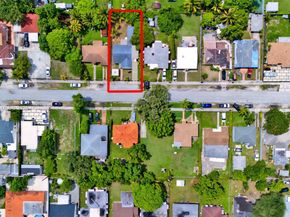 1042 NW 76th St, Miami FL 33150