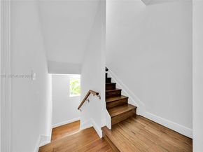 2917 SW 30th Ct 2917, Miami FL 33133