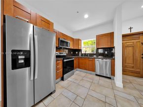 2917 SW 30th Ct 2917, Miami FL 33133