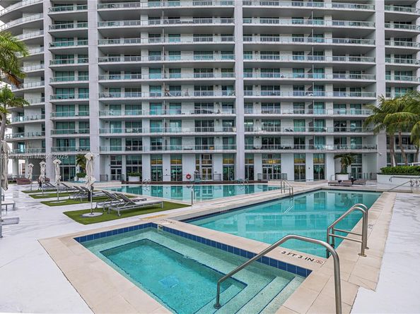 90 SW 3rd St 3705, Miami FL 33130