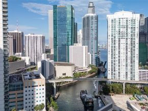 90 SW 3rd St 3705, Miami FL 33130
