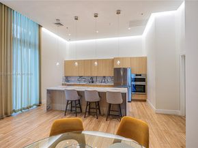 90 SW 3rd St 3705, Miami FL 33130