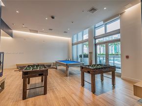 90 SW 3rd St 3705, Miami FL 33130
