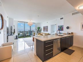 90 SW 3rd St 3705, Miami FL 33130