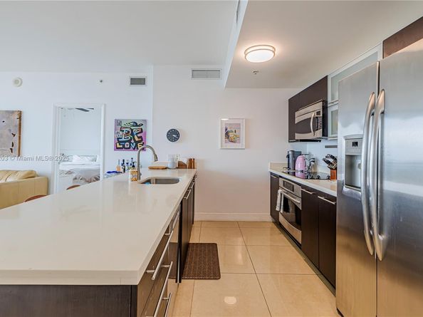 90 SW 3rd St 3705, Miami FL 33130