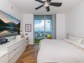 90 SW 3rd St 3705, Miami FL 33130