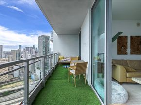 90 SW 3rd St 3705, Miami FL 33130