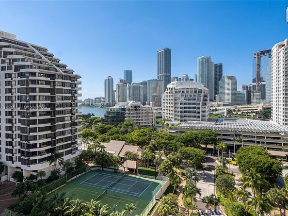 540 Brickell Key Dr 1411, Miami FL 33131