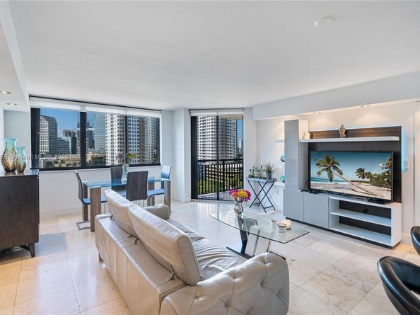 540 Brickell Key Dr 1411, Miami FL 33131