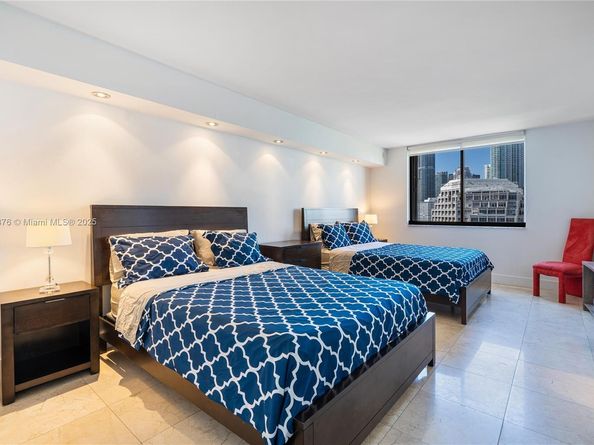 540 Brickell Key Dr 1411, Miami FL 33131