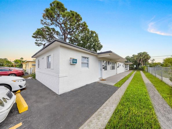 1132 NW 2nd St, Fort Lauderdale FL 33311