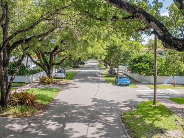 1500 Madrid St, Coral Gables FL 33134