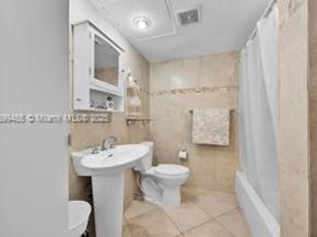 6709 N Kendall Dr 219, Pinecrest FL 33156