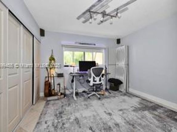 6709 N Kendall Dr 219, Pinecrest FL 33156