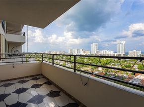 2500 Parkview Dr 1503, Hallandale Beach FL 33009