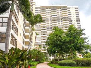 2500 Parkview Dr 1503, Hallandale Beach FL 33009