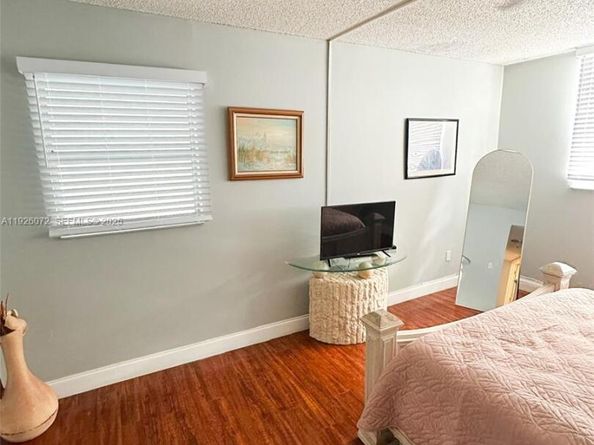 2860 Somerset Dr 400K, Lauderdale Lakes FL 33311