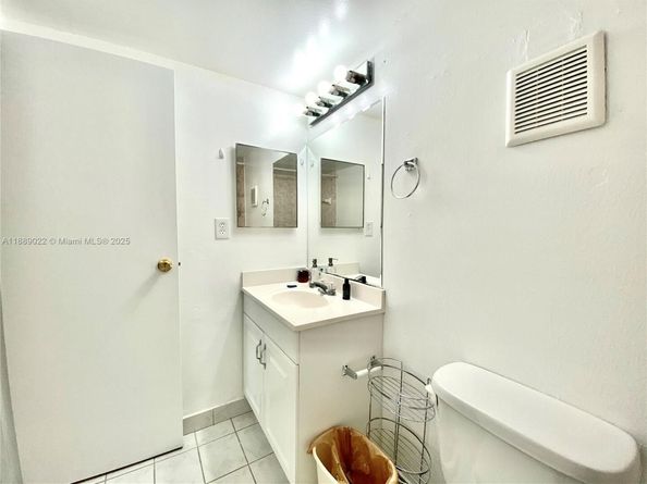 16950 Dixie A536, North Miami Beach FL 33160