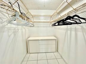 16950 Dixie A536, North Miami Beach FL 33160