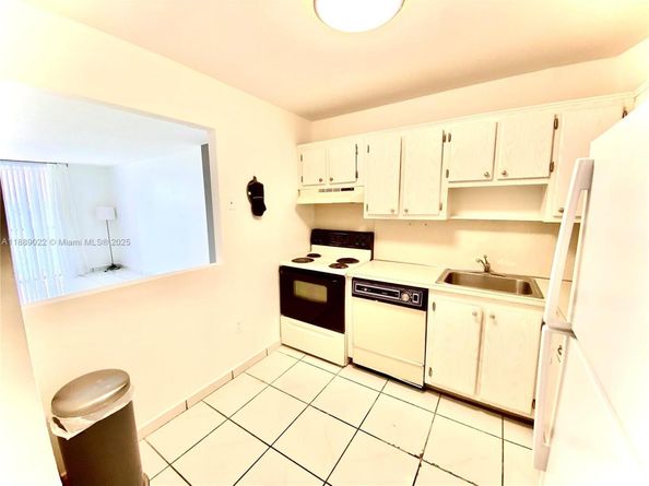 16950 Dixie A536, North Miami Beach FL 33160