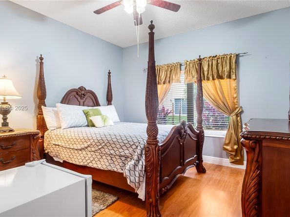 16365 NW 15th St, Pembroke Pines FL 33028