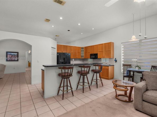 2373 NW 195th Ave, Pembroke Pines FL 33029