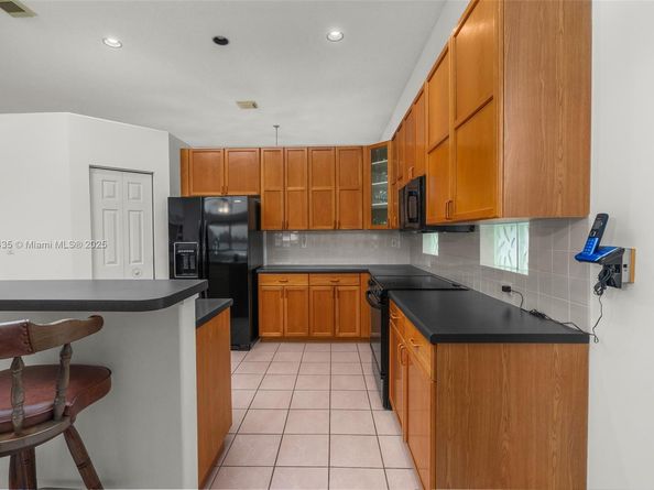 2373 NW 195th Ave, Pembroke Pines FL 33029