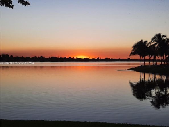 2373 NW 195th Ave, Pembroke Pines FL 33029