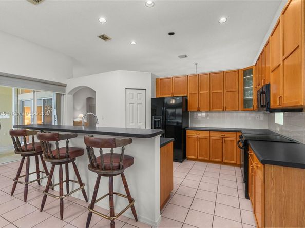2373 NW 195th Ave, Pembroke Pines FL 33029