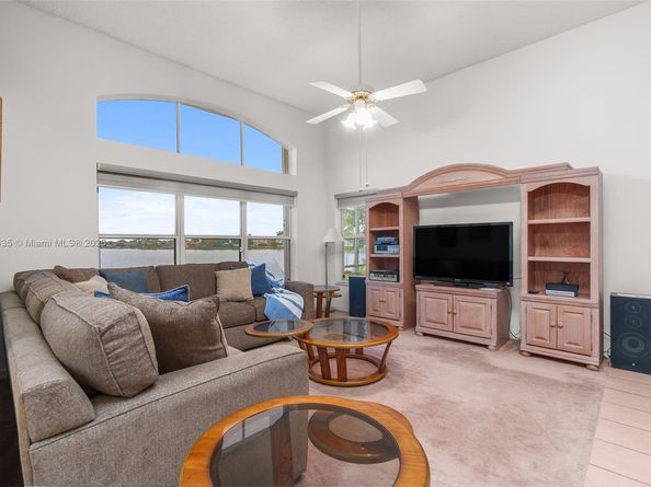 2373 NW 195th Ave, Pembroke Pines FL 33029