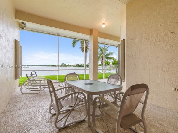 2373 NW 195th Ave, Pembroke Pines FL 33029