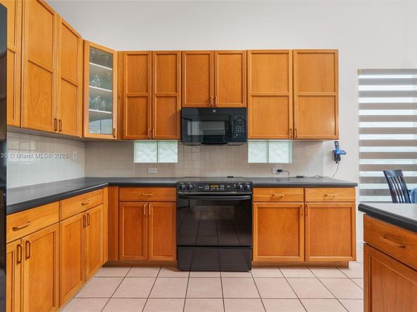 2373 NW 195th Ave, Pembroke Pines FL 33029