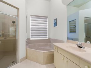 2373 NW 195th Ave, Pembroke Pines FL 33029