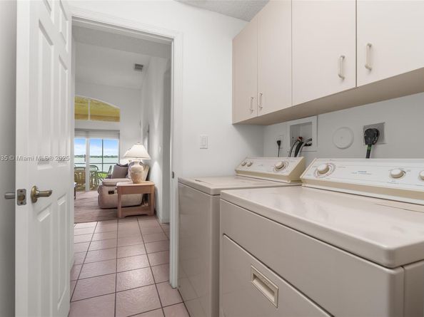 2373 NW 195th Ave, Pembroke Pines FL 33029