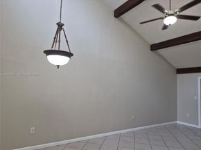 1752 NW 74th Ave 18, Plantation FL 33313