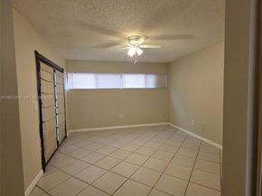 1752 NW 74th Ave 18, Plantation FL 33313