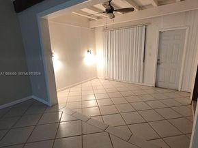 1752 NW 74th Ave 18, Plantation FL 33313