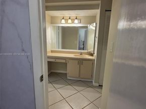 1752 NW 74th Ave 18, Plantation FL 33313