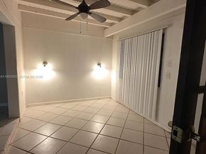 1752 NW 74th Ave 18, Plantation FL 33313