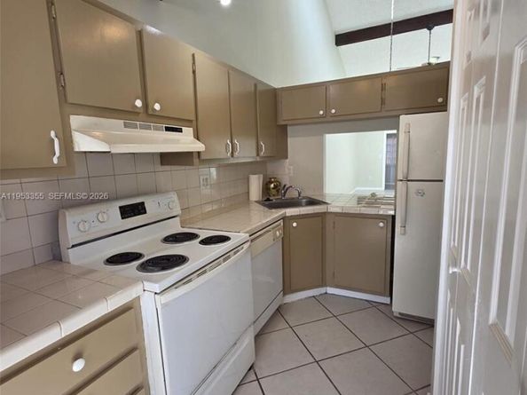 1752 NW 74th Ave 18, Plantation FL 33313